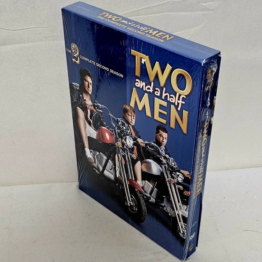 Two and a Half Men: 4 Complete Seasons 1, 2, 4, and 5 - DVD Set - Picture 4 of 6